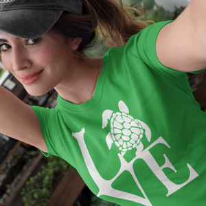 Love Sea Turtles Women's short sleeve t-shirt - Cabo Easy