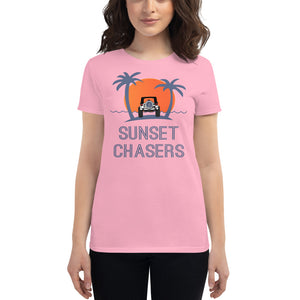 Sunset Chasers Palm Tree with Sunset Women's T-shirt - Cabo Easy